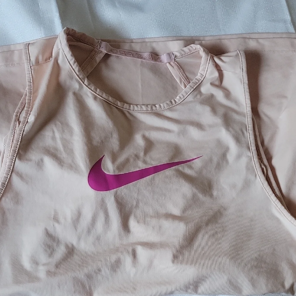 Nike Women's Cream leeveless Top Size M